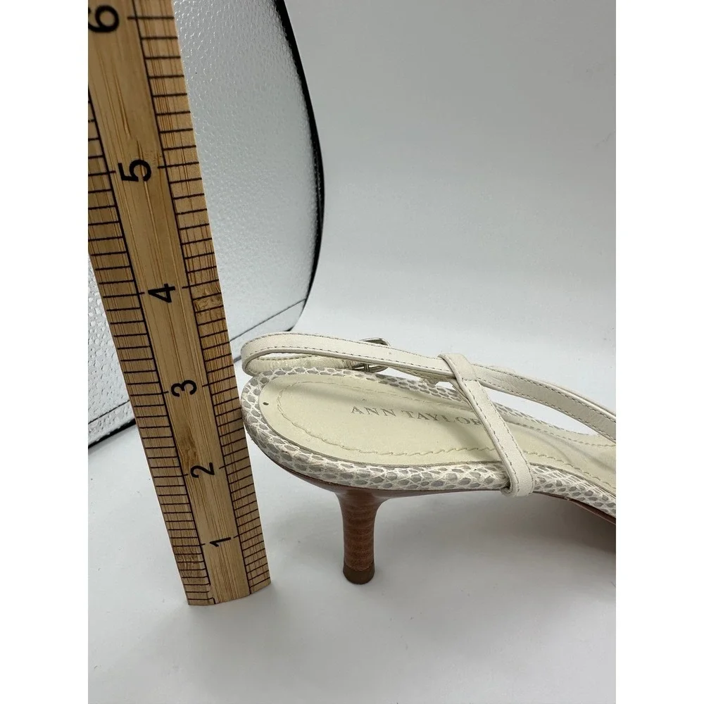 Ann Taylor Womens White Snakeskin Strappy Kitten Heel Sandals Size 7.5M